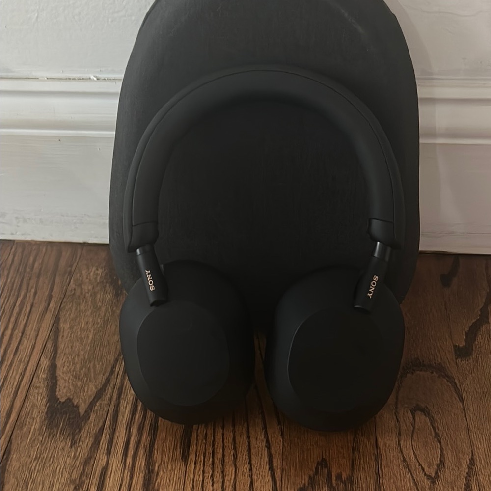 Sony Black Over-Ear Headphones 1000xm5